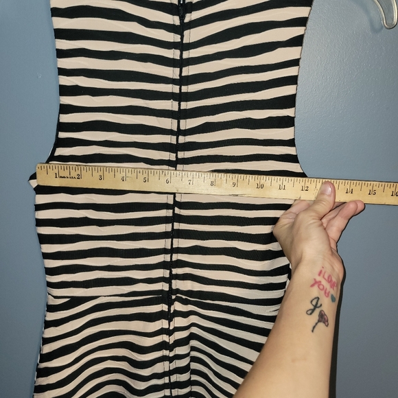 Striped Cocktail dress - Picture 5 of 7